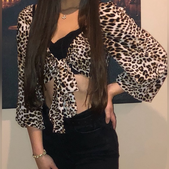 Windsor Leopard Print Long Sleeve - Picture 6 of 6